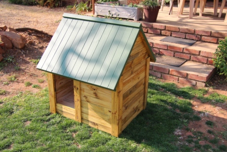 Medium Wooden Dog Kennel Dog House
